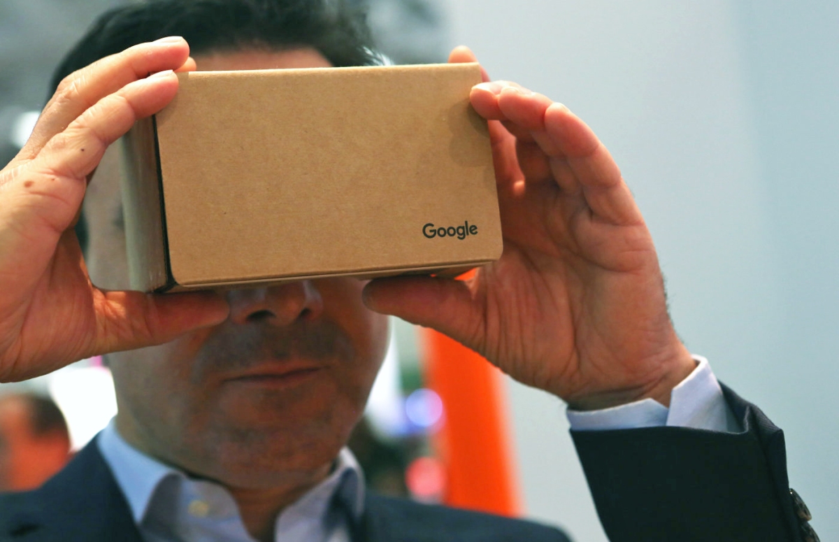 Google scraps plans for standalone VR headset to take on Oculus Rift: Report | ESIST