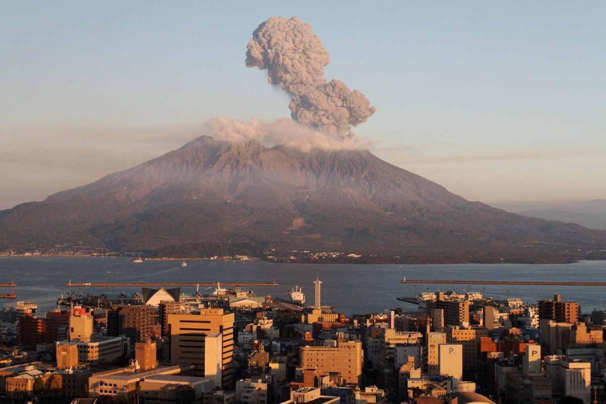 Japan’s Sakurajima volcano is edging closer to a major eruption, scientists warn | ESIST