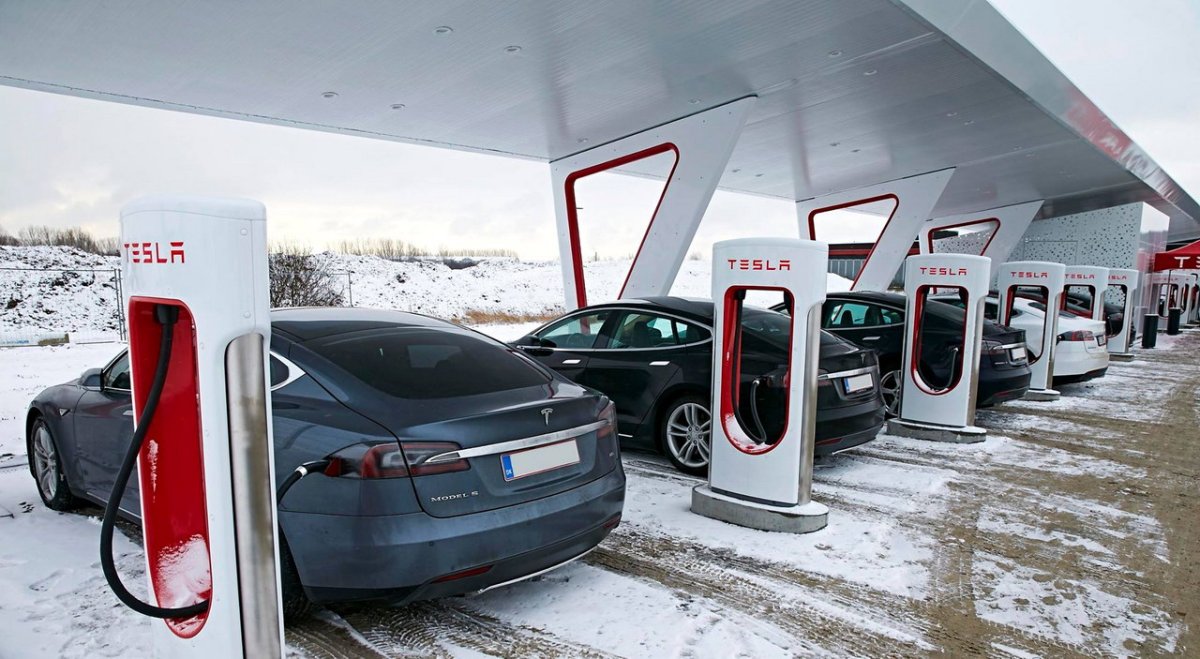 Tesla’s next Supercharger could charge electric cars in mere seconds 