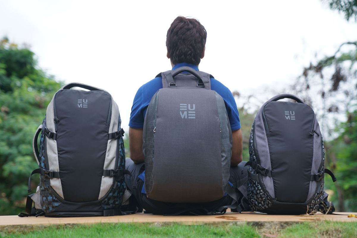 EUME – World’s First BackPack That Massages Your Body